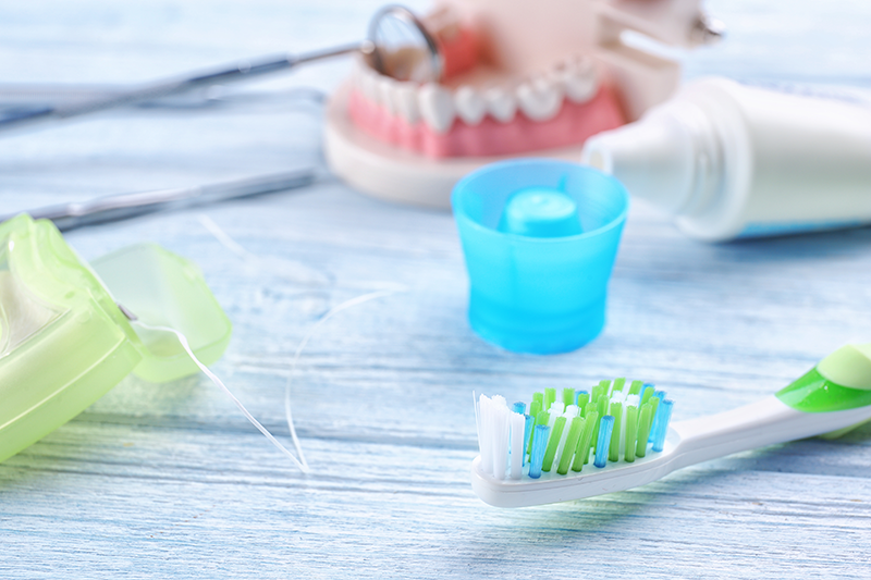 Apparecchio fisso: 4 strumenti per l'igiene quotidiana - DENTIplus